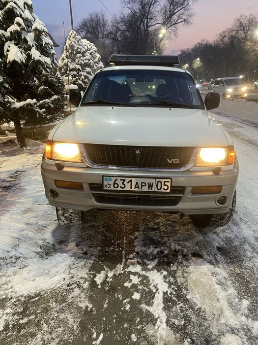 Продам montero sport