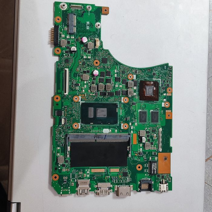 Продам комплект для ноутбука ASUS X556U / X556UV (REV 3.1)