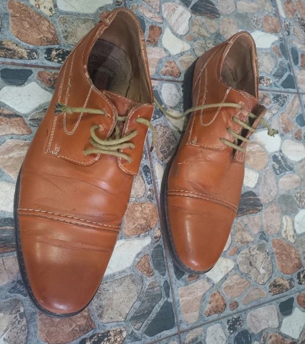 Pantofi barbati piele marca Vapiano marime 44 stare foarte buna