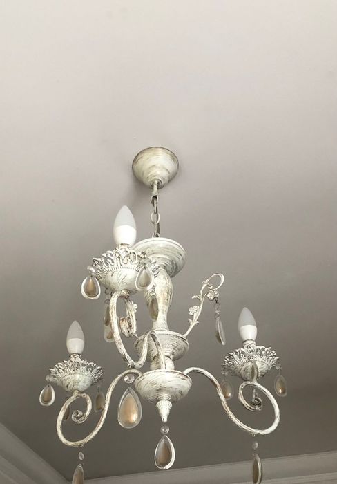 Люстра трёх рожковая