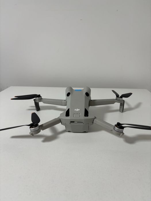 СРОЧНО продам дрон DJI mini 4 pro