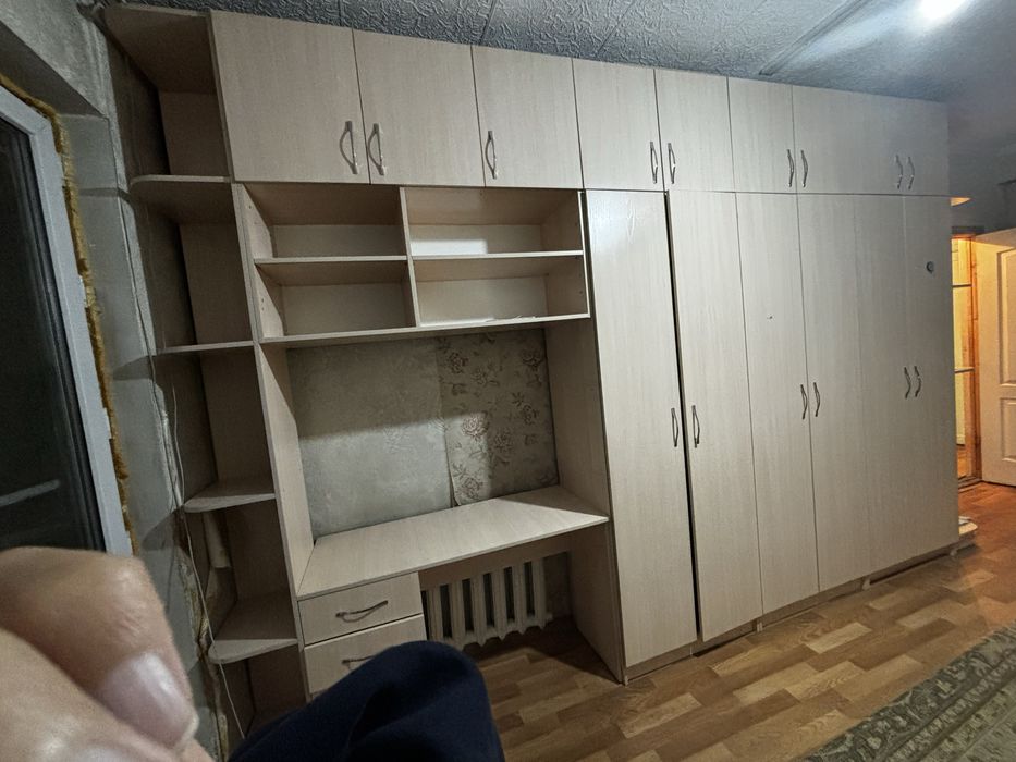 Продается стенный шкаф