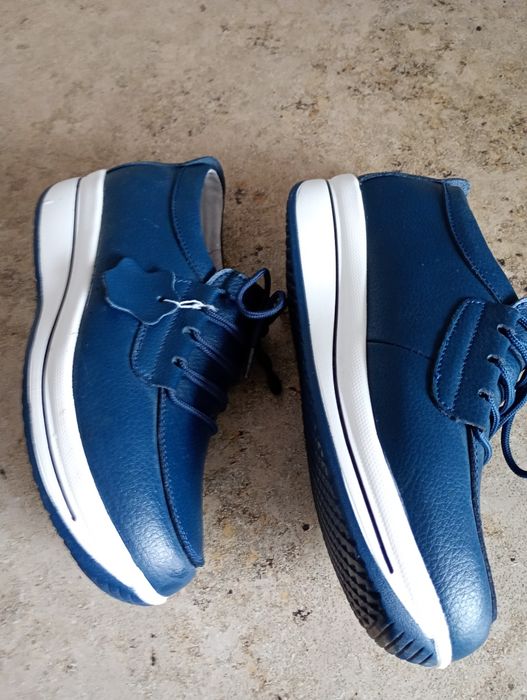 Vând pantofi din piele, Nr .38! Preț 120 lei!