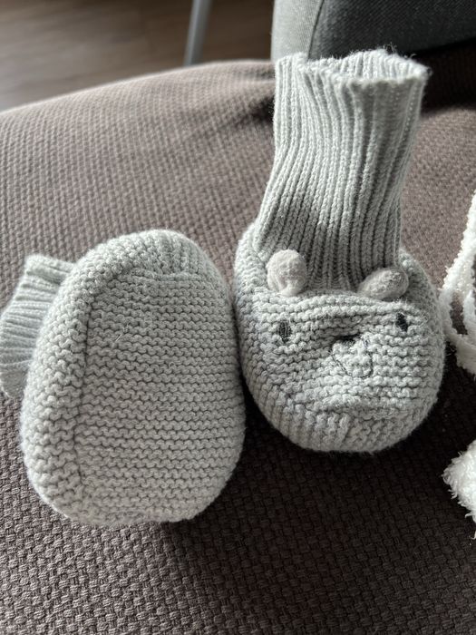 Set botoșei bebe și 2 perechi mănuși bebe