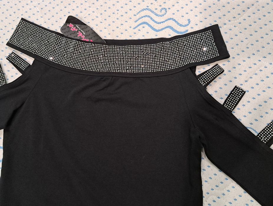 Дамска блуза с камъчета, размер "S", памучна материя.