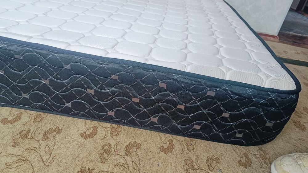 Матрас высокий почти новый