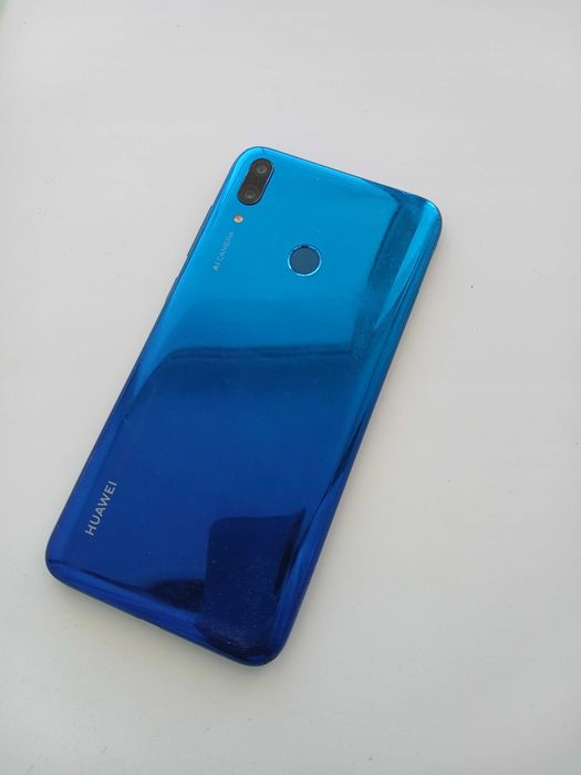 Телефон Huawei p smart 2019
