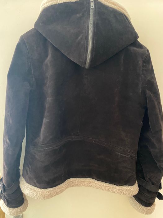 Дамско зимно яке с агнешка кожа и подвижна качулка