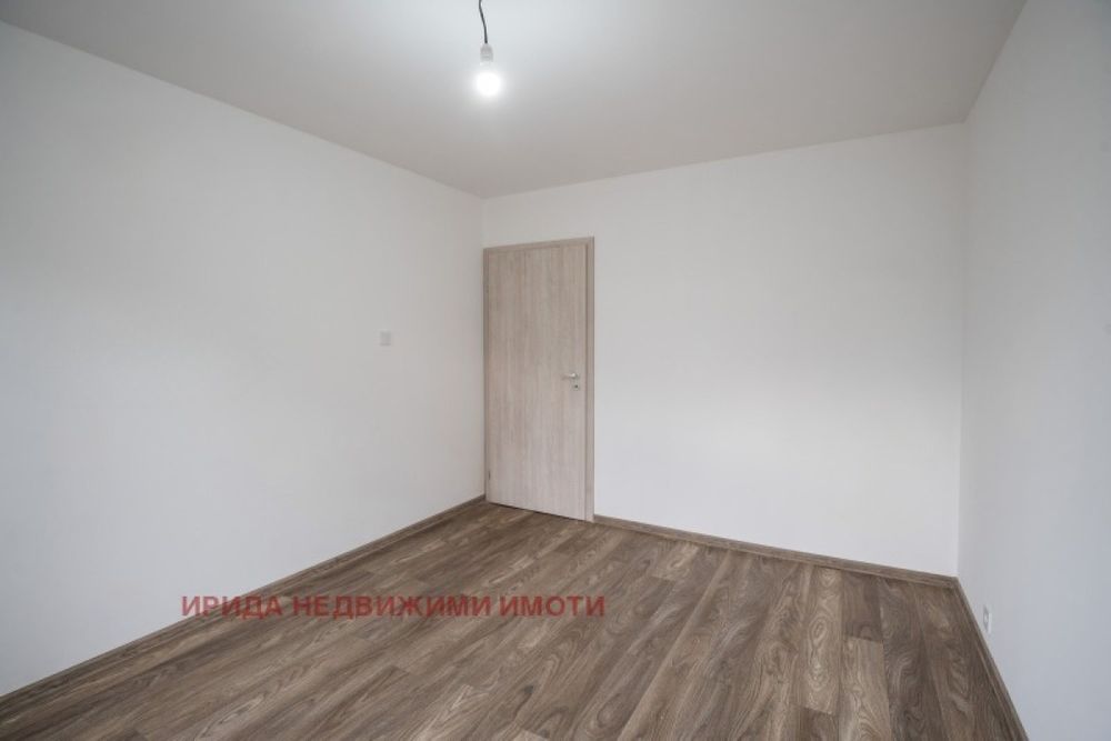 Тристаен апартамент в Младост 1