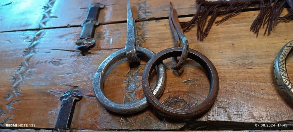 Старинные дверные кольца.