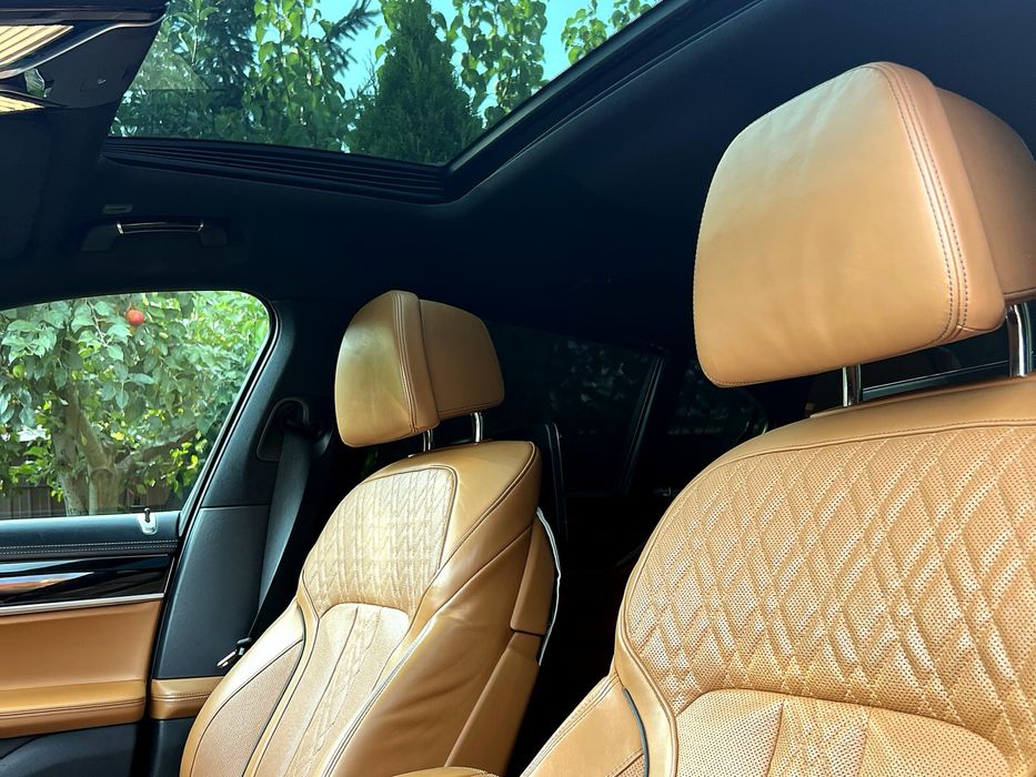 BMW 740Ld xDrive M-Pack | Carbon Core | Parcare din Cheie | Laser