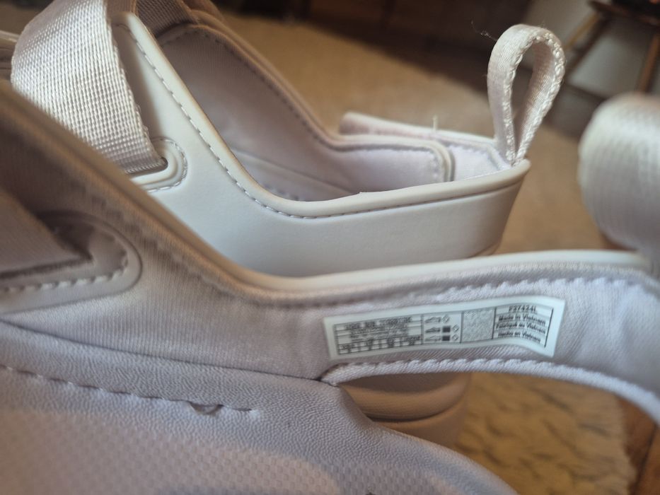 Детски сандали UGG