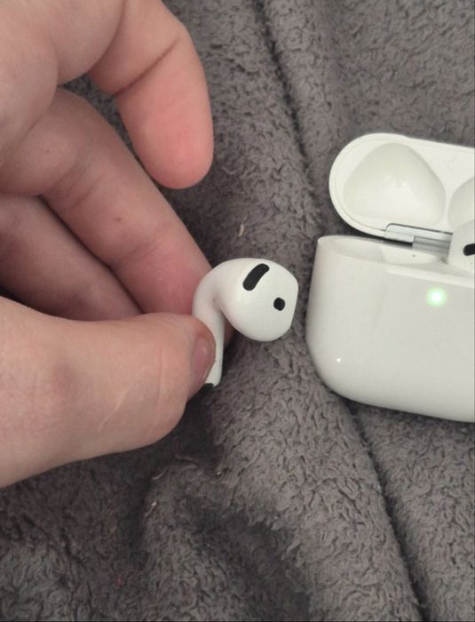 Caști AirPods 4 Wireless,Bluetooth.