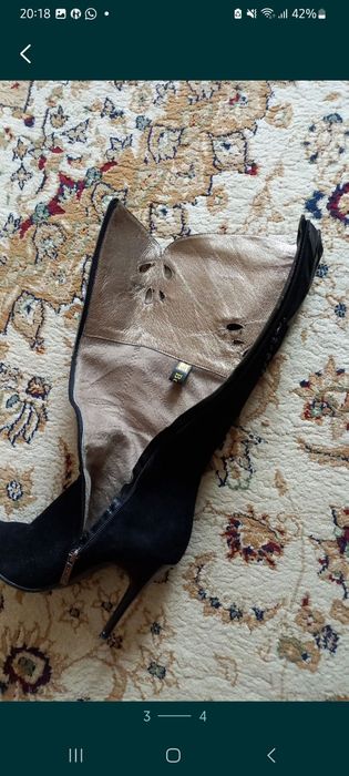 Продам женские сапоги
