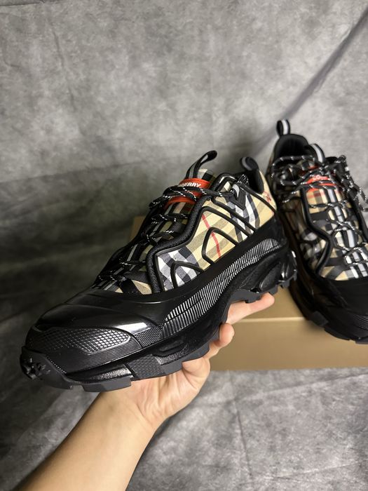 Обувки Burberry Arthur