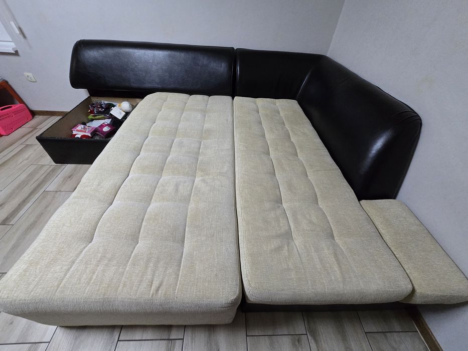 Продавам ъглов диван