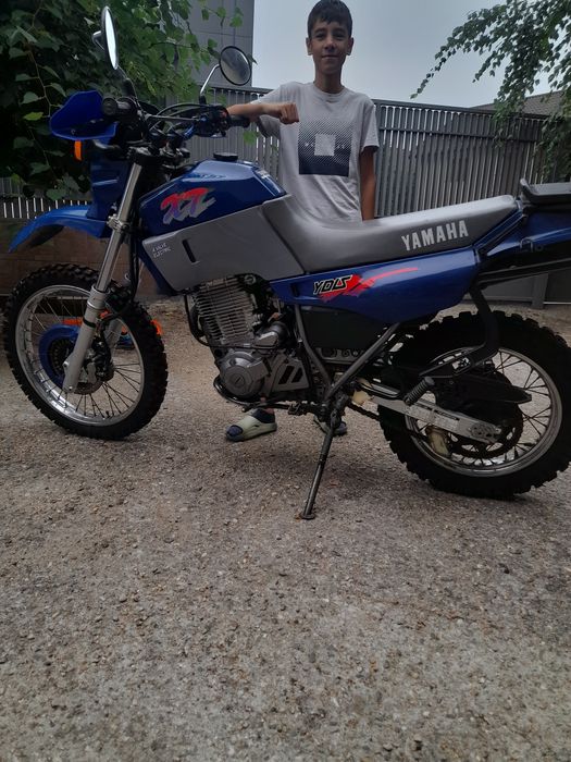 Se vinde yamaha xt 600e