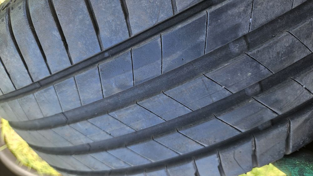 2бр гуми 225 40 18 бриджстоун