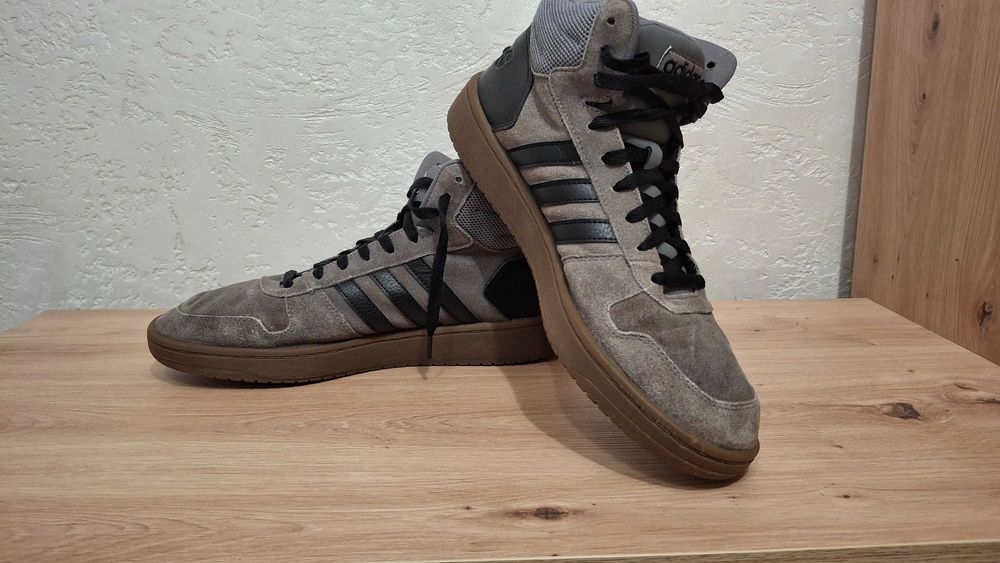 Мъжките обувки adidas HOOPS 2.0 MID