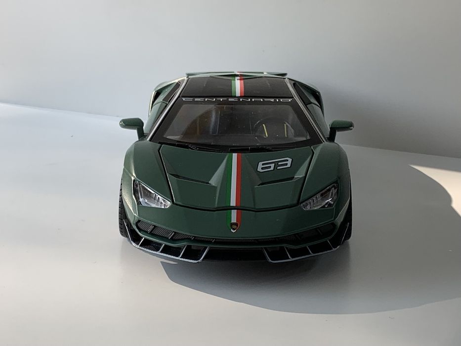 Modelka Lamborghini Centenario 1:24