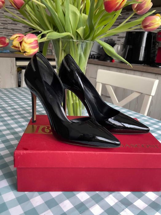 Обувки на ток Basconi – луксозни лачени