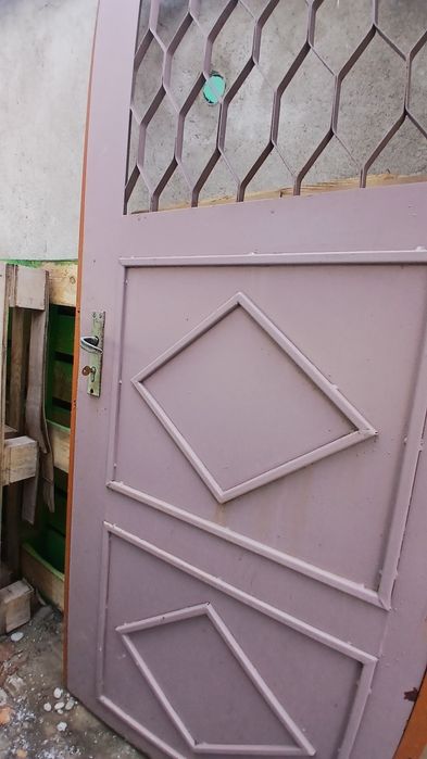 Метална врата здрава и надеждна