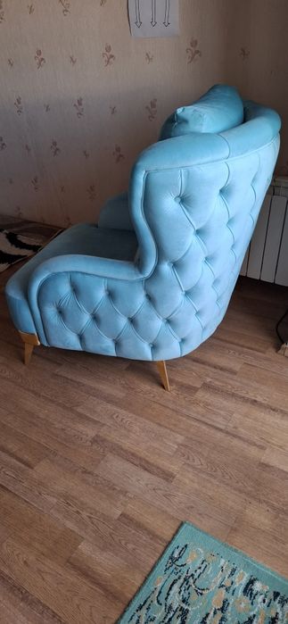 Диван и два кресла, мягкий уголок