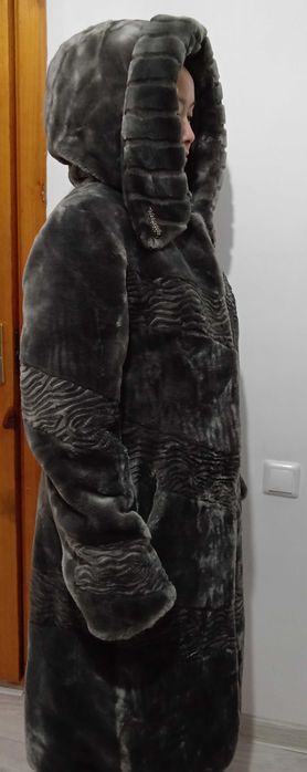 Продам мутоновую шубу