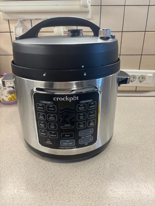 Multicooker turbo express cu gătire sub presiune Crock pot