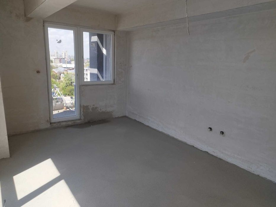 Продава се Тристаен апартамент в Пловдив, Гагарин - 126 кв.м за 1170 €/кв.м - Снимка #2