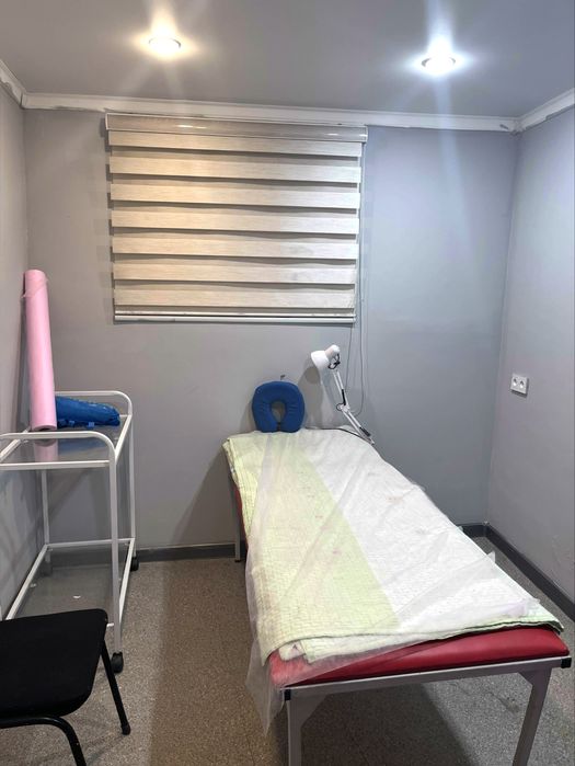 Сдам  рабочее место в салоне