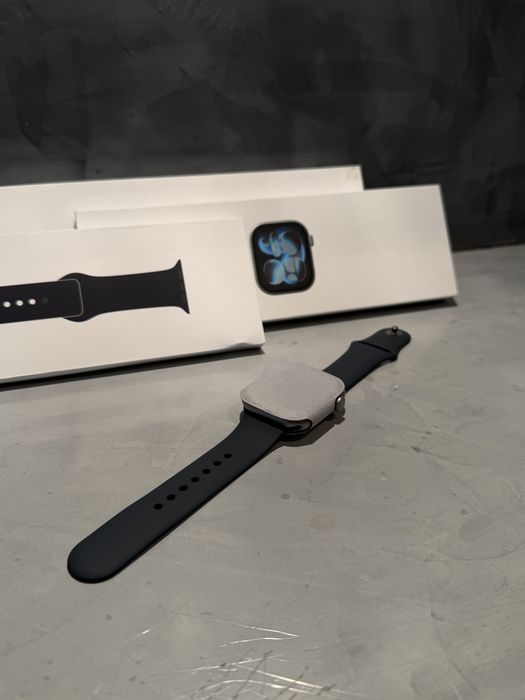 ЧИСТО НОВ Apple Watch Series 11 46 mm Space Gray