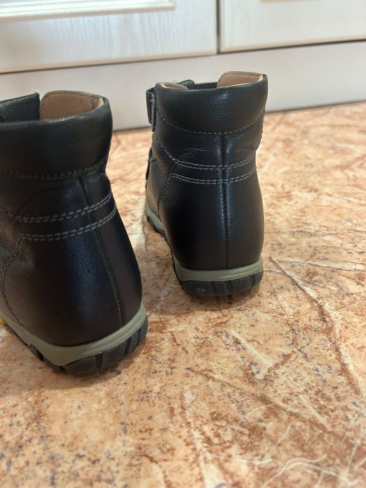 Продам обувь детская