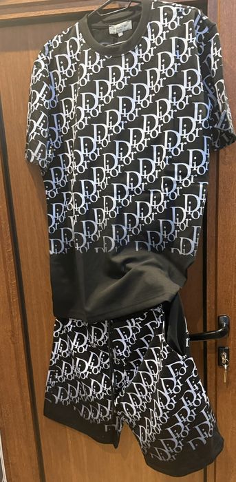 BALENSIAGA екипи и тениски