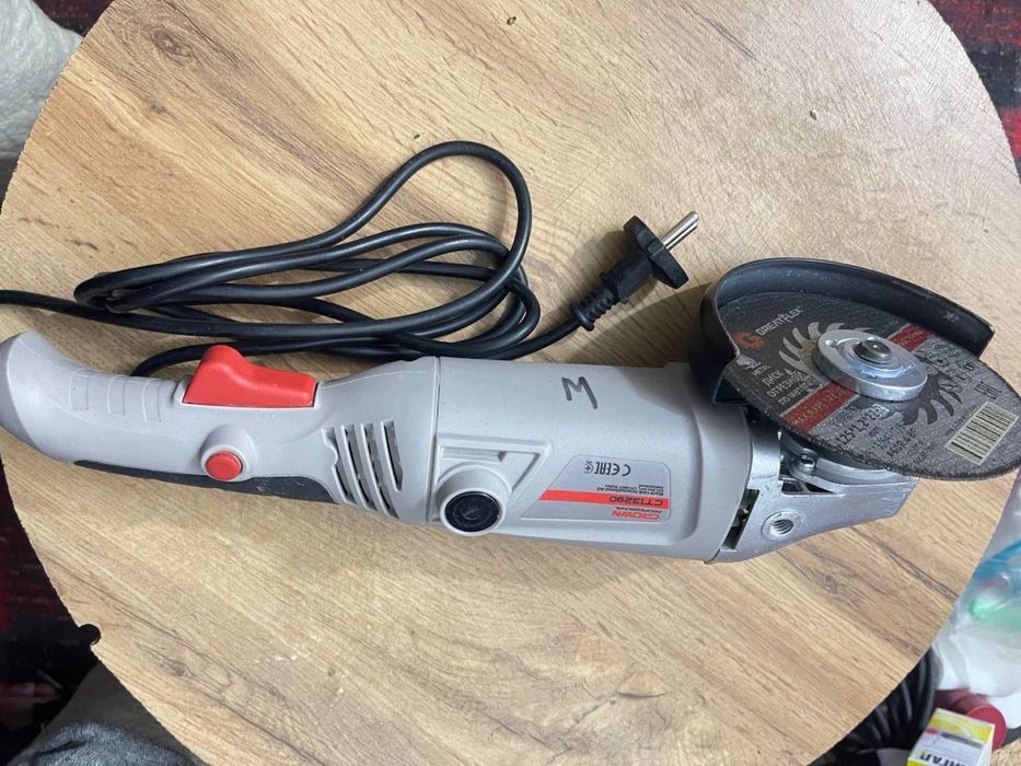 Продам комплект электроинструментов: