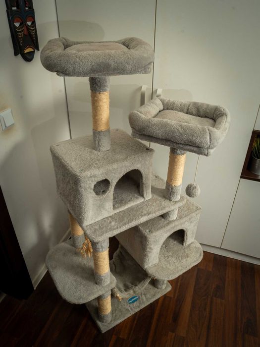 Ansamblu de joacă și zgâriat pentru pisici Hey Brother, 145 cm, stare excelentă