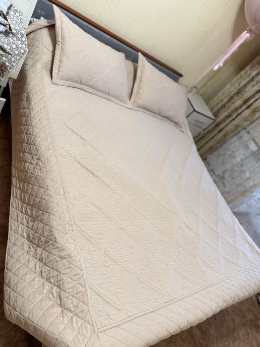 Покрывало с двумя наволочками