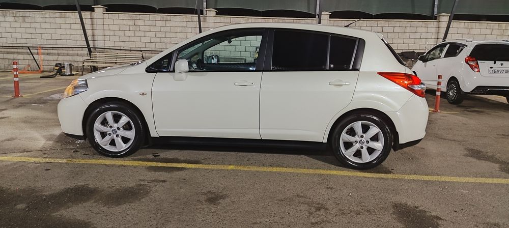 Прадтся Nissan tiida 1.6 2008 год
