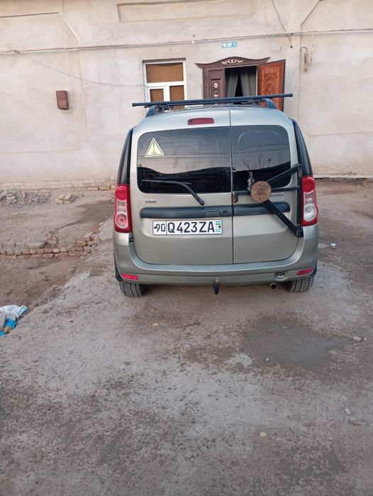 Нормальное состояние, но едет. Без проблем. Метан. 2018 йил 7 мест