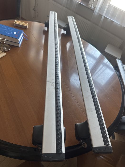 Bare Thule aero cu prindere pentru Jaguar XF