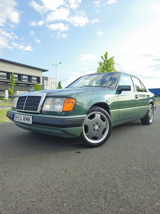 Mercedes Benz E230 W124 - 136cp - 1991 - RetroMobil - Istorica