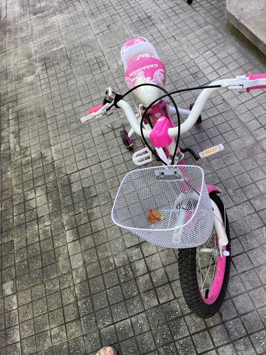 Vand bicicleta pentru fete