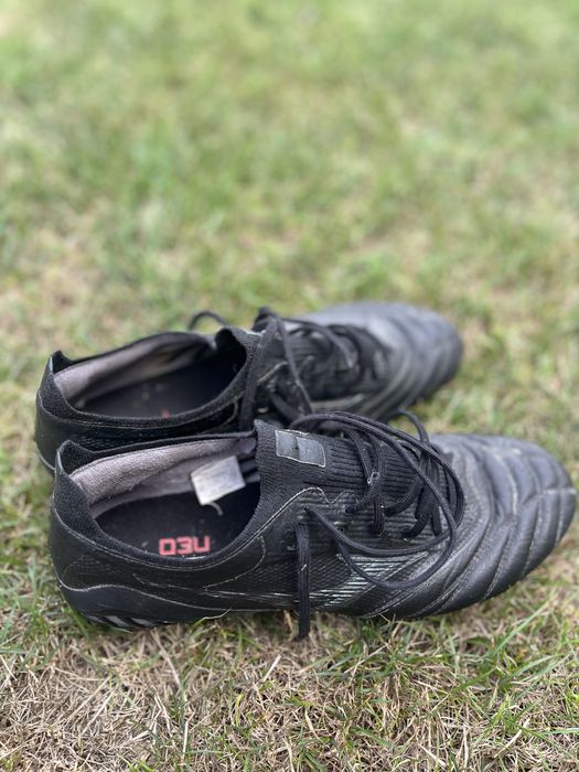 Ghete de fotbal mizuno morelia neo  nr 42,5