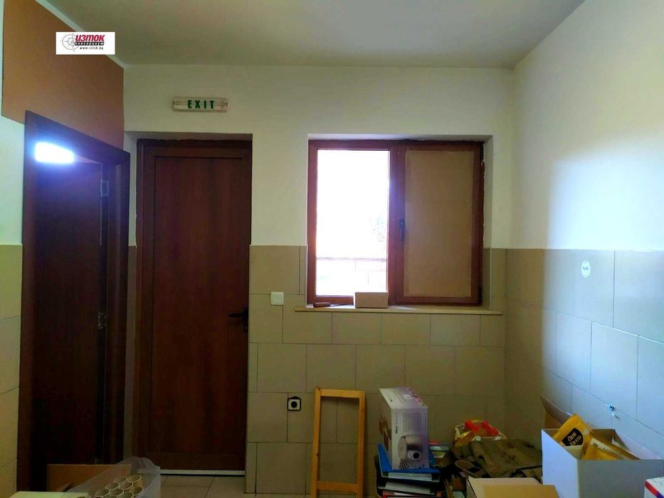 Дава се под наем Промишлена сграда в с. Хаджи Димитър, Област Добрич - 200 кв.м за 765 € - Снимка #2