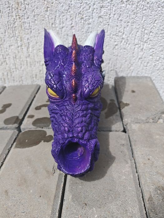 Dragon - figurină decorativă din rășină.