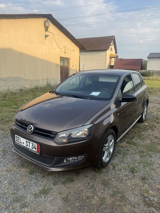 VOLKSWAGEN Polo