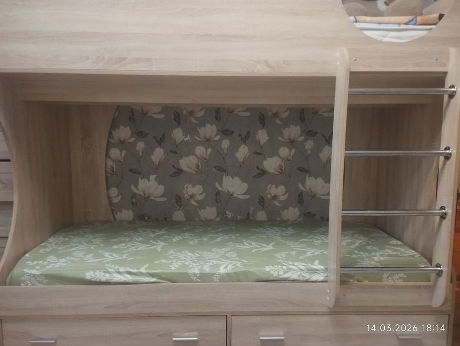 Продам кровать двухъярусная