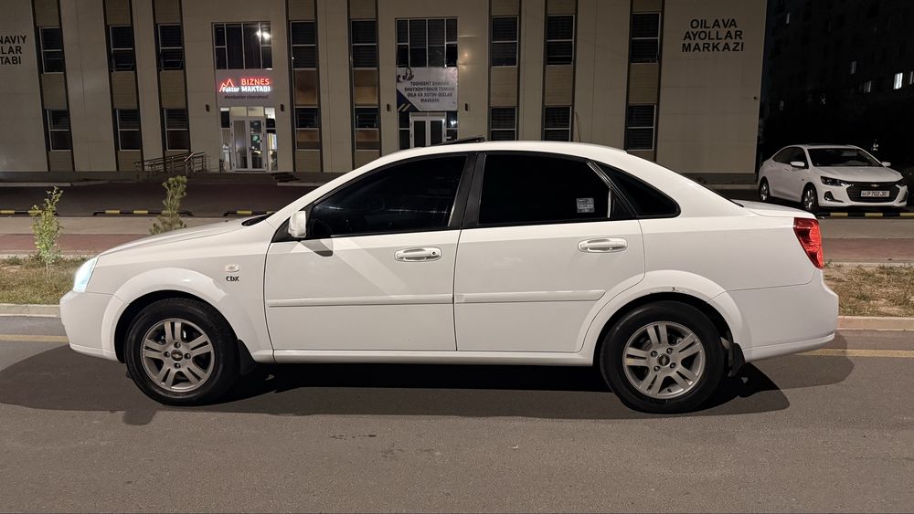 Lacetti srochna sotiladi 2013 1.6
