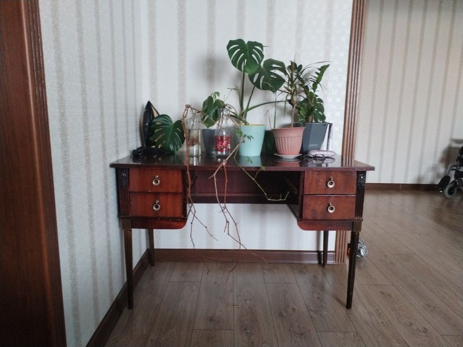 Продам винтажный буфет