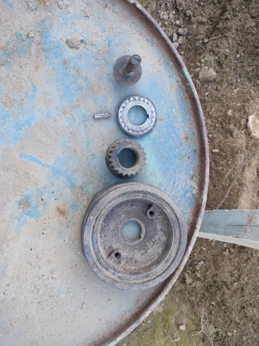 Шкиф на мазда кронс. потрубка радиатора